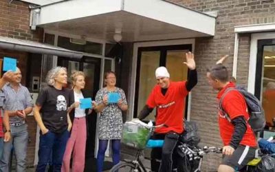 Ex-verslaafden fietsen Nederland door om jeugd te informeren