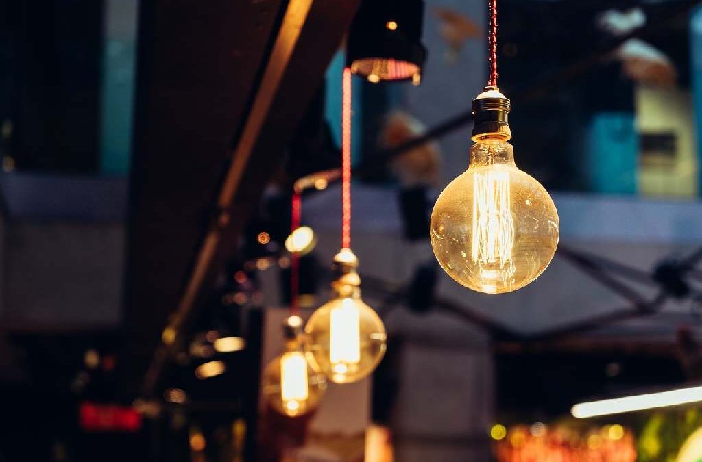 Door afschaffen energietoeslag en prijsplafond komen 600.000 gezinnen mogelijk in armoede terecht, waarschuwen gemeenten
