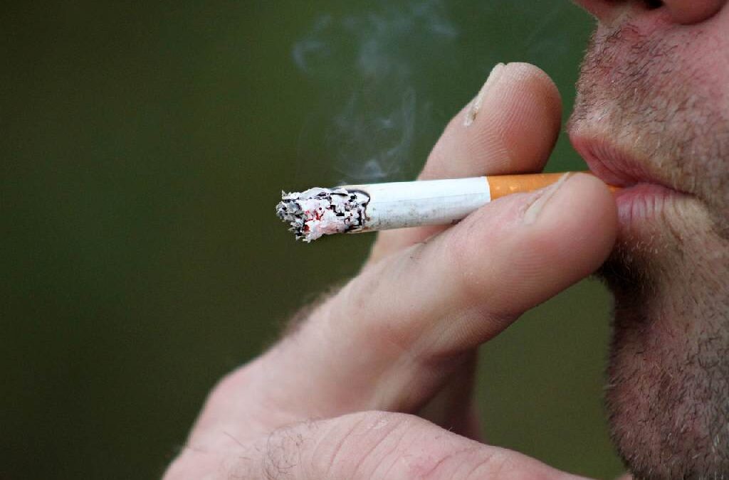 Hoe door een rookverslaving de kwetsbare zoon van Joan op straat werd gezet