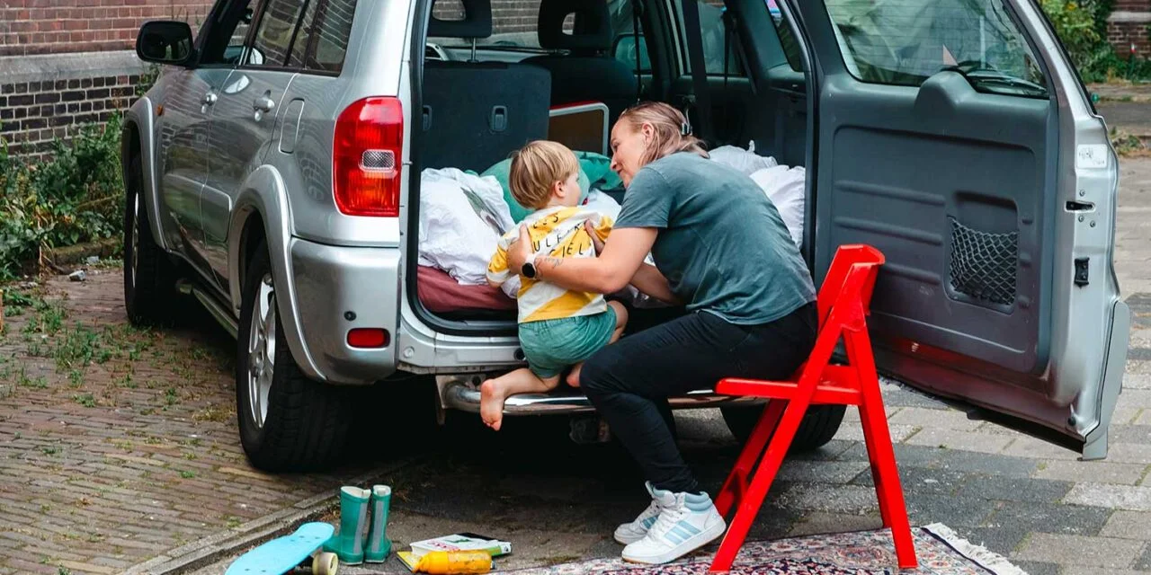 Ook moeders met kinderen raken dakloos. ‘Een drama’