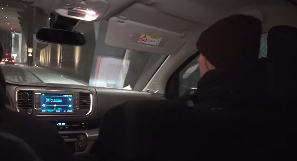 {Video} Dit team zorgt in ijskoude nachten dat daklozen warm liggen in Amsterdam