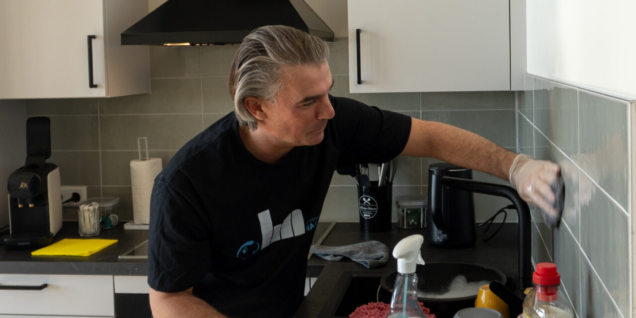 Een letterlijk frisse start: Hijko start zijn eigen schoonmaakbedrijf