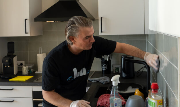 Een letterlijk frisse start: Hijko start zijn eigen schoonmaakbedrijf