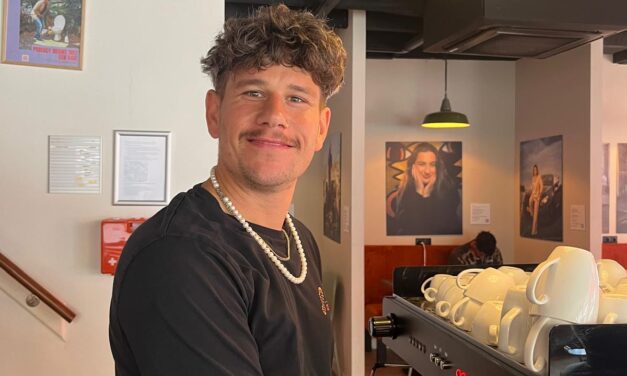 Marius over het Straat Bakkie als plek van ontmoeting: “Hier komen werelden samen”