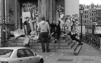 Grote steden schrappen boete op buitenslapen, overlast daklozen neemt toe