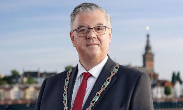 Daklozen razendsnel terug op leeggeveegd Keizer Karelplein in Nijmegen