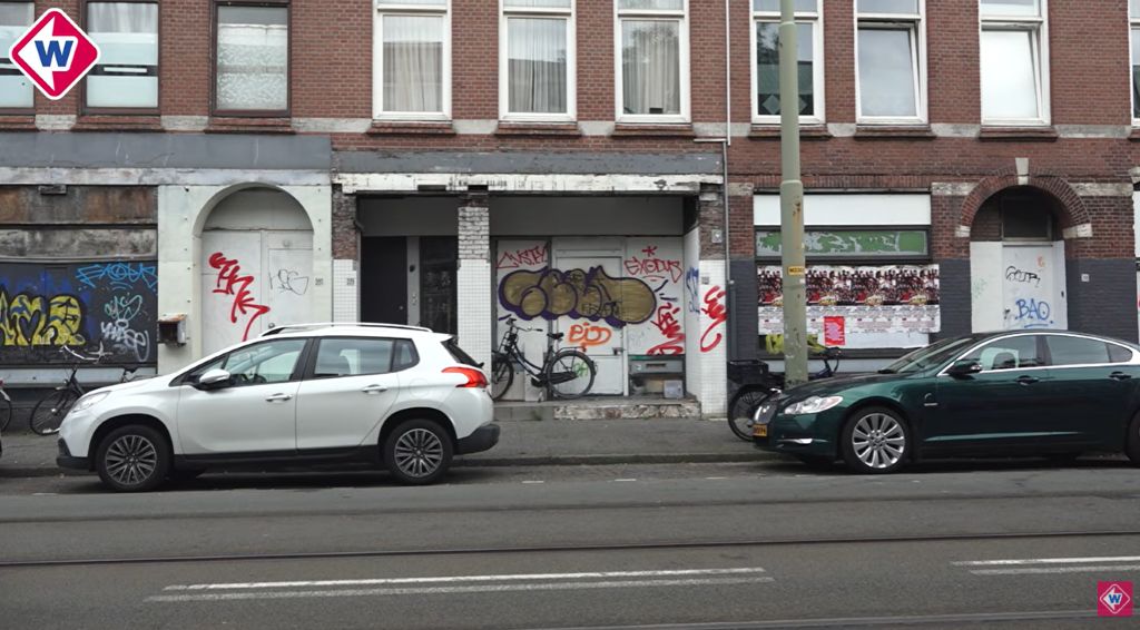 {Video} Pand staat al jaren te verloederen in Den Haag, ondanks 200.000 euro aan dwangsommen