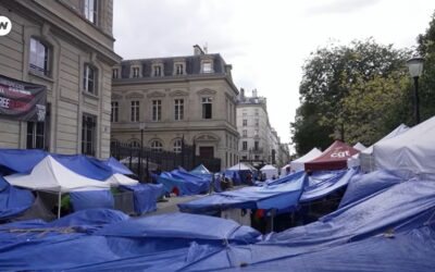 {Video} How hundreds of homeless in Paris move from camp to camp | Focus on Europe