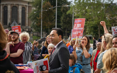 Wachtrij voor het stadhuis: “De gemeente hoeft niet te wachten op het Rijk”